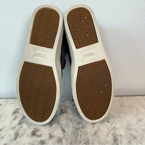 EUC TOMS Paxton Slip on Sneaker - Picture 3 of 5